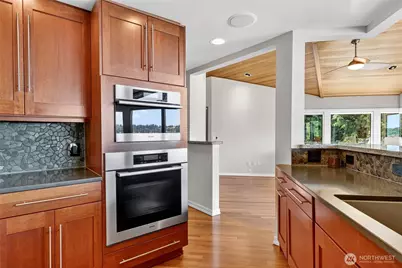 13463 64th Terrace NE, Kirkland, WA 98034 - Photo 16