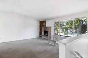 3713 SW 338th Pl, Federal Way, WA 98023 - Photo 2