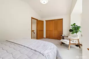 9243 Ashworth Ave N, Seattle, WA 98103 - Photo 16