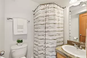 9243 Ashworth Ave N, Seattle, WA 98103 - Photo 30