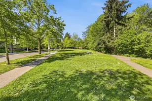 9243 Ashworth Ave N, Seattle, WA 98103 - Photo 38