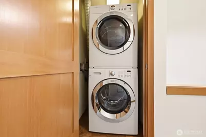 9243 Ashworth Avenue N #B, Seattle, WA 98103 - Photo 24