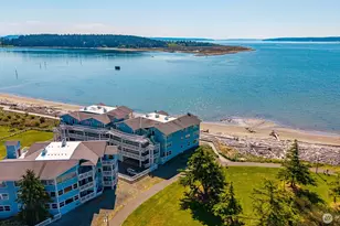 651 SE Bayshore Dr, Oak Harbor, WA 98277 - Photo 1