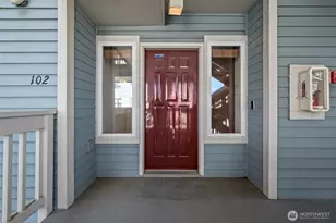 651 SE Bayshore Dr, Oak Harbor, WA 98277 - Photo 4