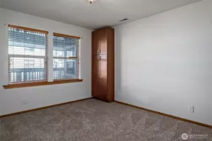 651 SE Bayshore Dr, Oak Harbor, WA 98277 - Photo 8