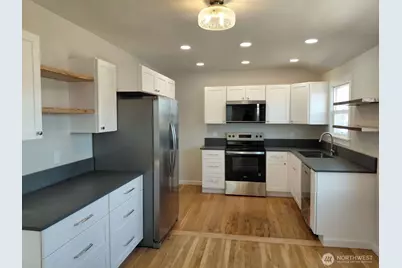 508 Roosevelt Drive, Grand Coulee, WA 99133 - Photo 2
