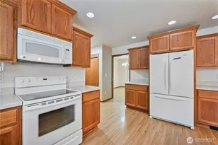 2336 W Castleman St, Longview, WA 98632 - Photo 8