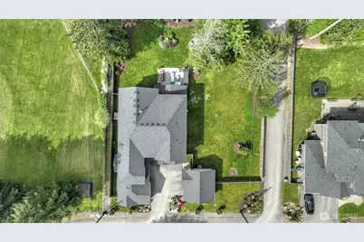 24020 NE 20th Street, Sammamish, WA 98074 - Photo 38