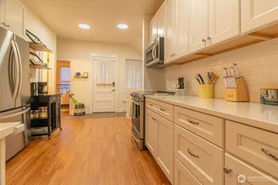 116 4th Avenue N, Edmonds, WA 98020 - Photo 16
