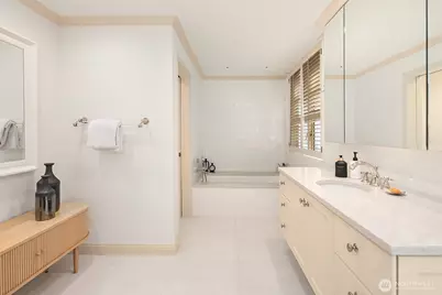 453 McGilvra Boulevard E, Seattle, WA 98112 - Photo 18