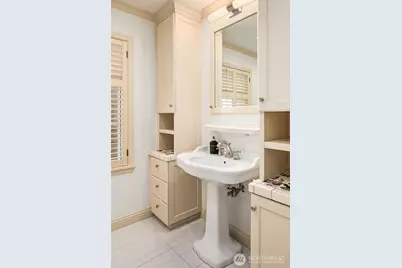 453 McGilvra Boulevard E, Seattle, WA 98112 - Photo 20