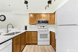 19410 Bothell Way NE, Bothell, WA 98011 - Photo 16