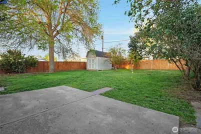 807 S Hawthorne Drive, Moses Lake, WA 98837 - Photo 38
