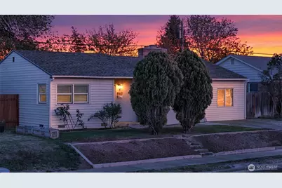 807 S Hawthorne Drive, Moses Lake, WA 98837 - Photo 2