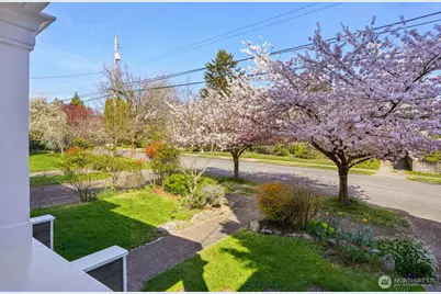 4015 Ashworth Avenue N, Seattle, WA 98103 - Photo 4