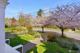 4015 Ashworth Ave N, Seattle, WA 98103 - Photo 4