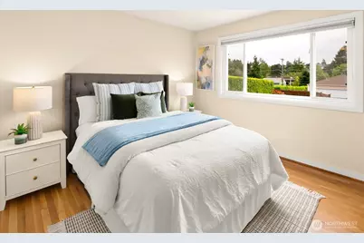 2660 36th Avenue W, Seattle, WA 98199 - Photo 12