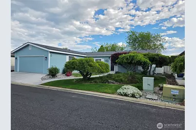 1819 Heritage Drive, Wenatchee, WA 98801 - Photo 2