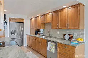 610 Wheeler St, Seattle, WA 98109 - Photo 10