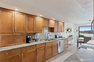 610 Wheeler St, Seattle, WA 98109 - Photo 6
