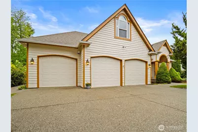 8202 204th Avenue Ct E, Bonney Lake, WA 98391 - Photo 4