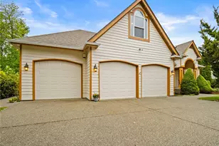 8202 204th Ave Ct E, Bonney Lake, WA 98391 - Photo 4