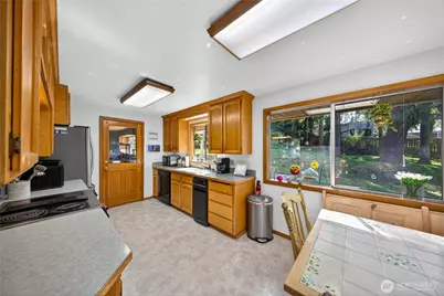 2684 Olympic Drive, Oak Harbor, WA 98277 - Photo 8
