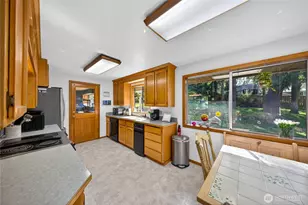 2684 Olympic Dr, Oak Harbor, WA 98277 - Photo 8