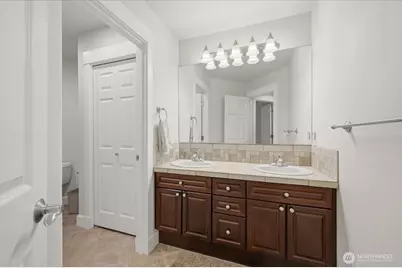 24121 NE 1st Place, Sammamish, WA 98074 - Photo 26