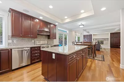24121 NE 1st Place, Sammamish, WA 98074 - Photo 12