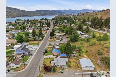 233 E Gibson, Chelan, WA 98816 - Photo 10