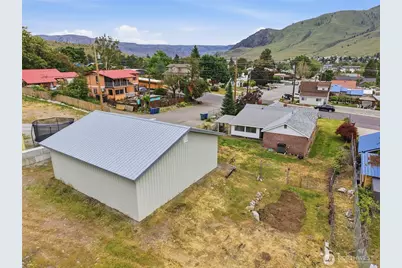 233 E Gibson, Chelan, WA 98816 - Photo 14