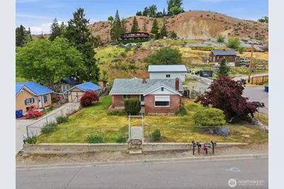 233 E Gibson, Chelan, WA 98816 - Photo 4
