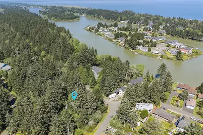 419 Draconis Avenue SE, Ocean Shores, WA 98569 - Photo 4