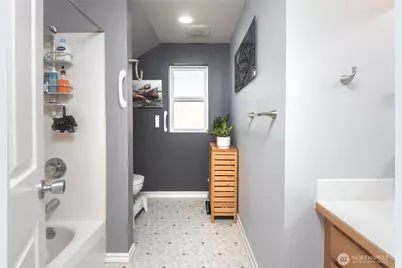 4258 Whitman Avenue N, Seattle, WA 98103 - Photo 18