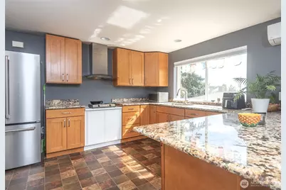4258 Whitman Avenue N, Seattle, WA 98103 - Photo 20