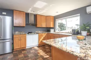 4258 Whitman Ave N, Seattle, WA 98103 - Photo 20
