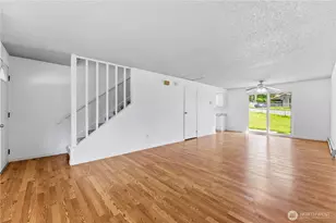 302 Bedrock Dr, Everett, WA 98203 - Photo 2