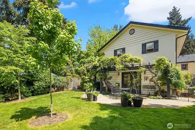 6007 SE 22nd Street, Mercer Island, WA 98040 - Photo 2