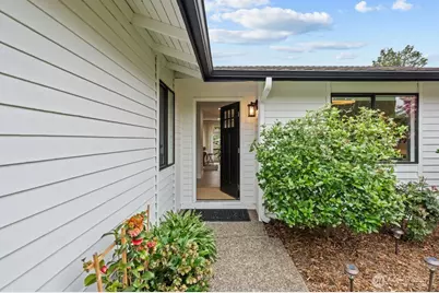 17420 158th Avenue SE, Renton, WA 98058 - Photo 2