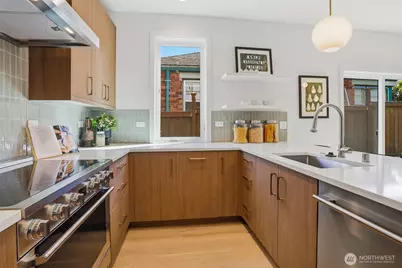 8328 24th Avenue NW, Seattle, WA 98117 - Photo 14
