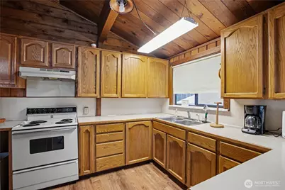 11910 Island Drive, Anderson Island, WA 98303 - Photo 10