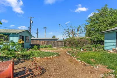 229 W Allen Avenue, Chelan, WA 98816 - Photo 40