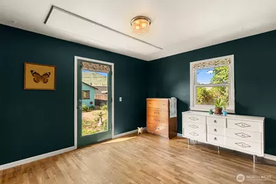 229 W Allen Avenue, Chelan, WA 98816 - Photo 16