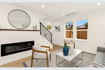 7340 B 40th Avenue NE, Seattle, WA 98115 - Photo 4