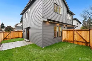 7340 B 40th Ave NE, Seattle, WA 98115 - Photo 2