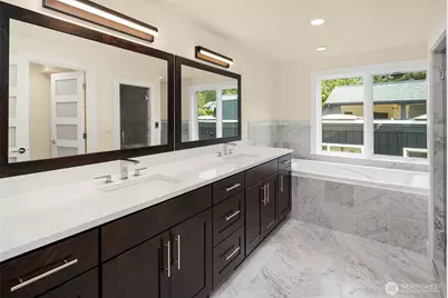 13327 Holmes Point Drive NE, Kirkland, WA 98034 - Photo 26