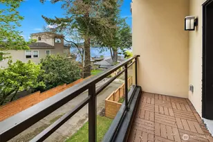 13327 Holmes Point Dr NE, Kirkland, WA 98034 - Photo 22
