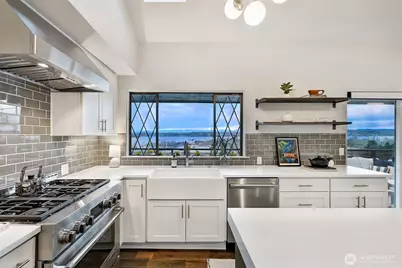 7710 57th Avenue NE, Seattle, WA 98115 - Photo 14