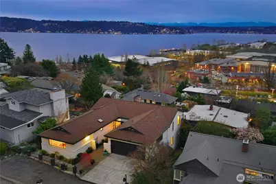 7710 57th Avenue NE, Seattle, WA 98115 - Photo 2